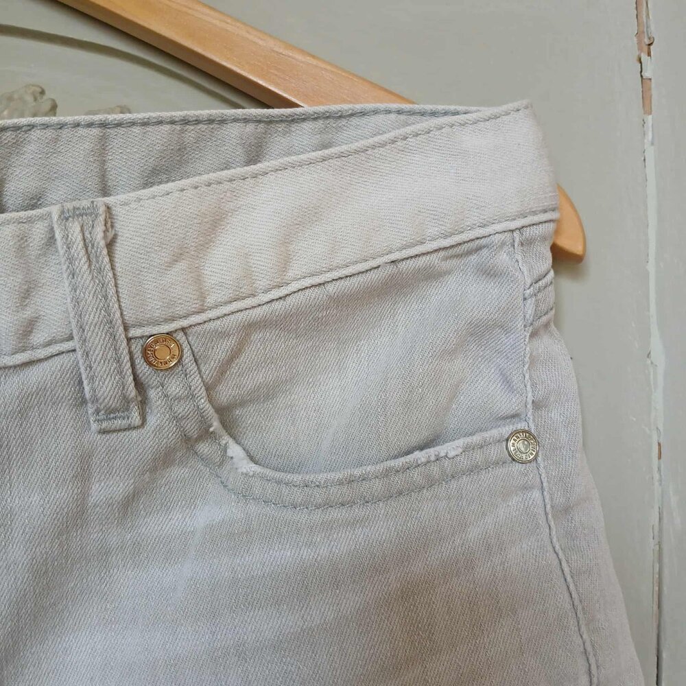 7 For All Mankind Gray Cutoff Shorts Size 28 - Picture 4 of 9